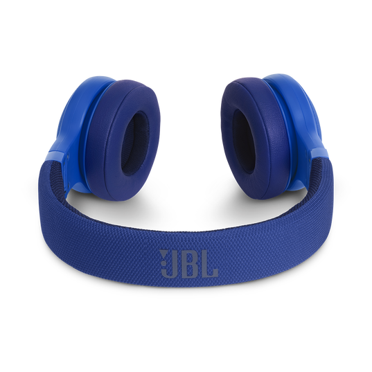 JBL E45BT - Blue - Wireless on-ear headphones - Detailshot 3