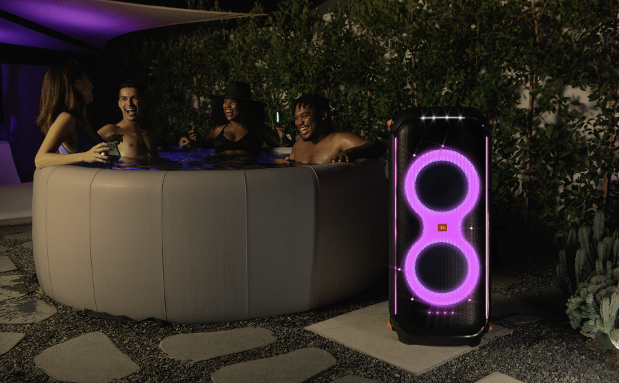 JBL Partybox 710 | Party speaker with 800W RMS powerful sound, built-in lights and splashproof design.