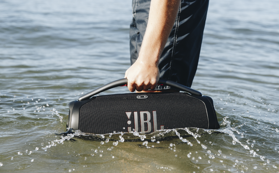 Jbl boombox water 2025